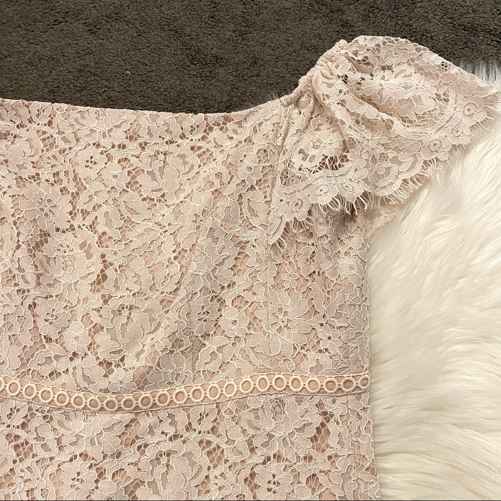 Ivory off-the-shoulder lace dress - Picture 3 of 13